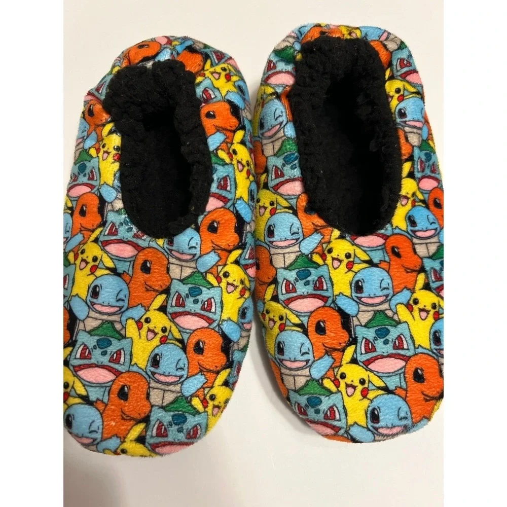 Size 13 kids Pokémon slippers‎ (s-127)